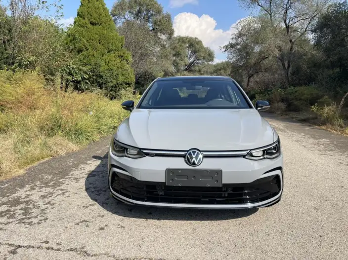 Volkswagen Golf 2023 Model Facelift 280TSI DSG R-Line Lite – фото 2