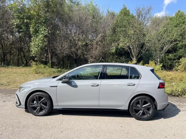 Volkswagen Golf 2023 Model Facelift 280TSI DSG R-Line Lite – фото 4