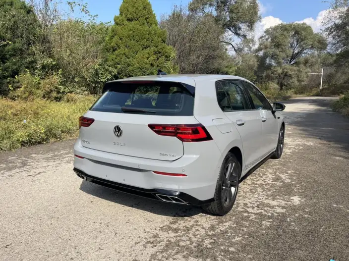 Volkswagen Golf 2023 Model Facelift 280TSI DSG R-Line Lite – фото 7