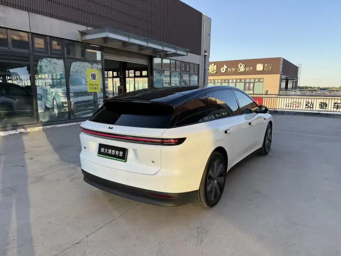 Li Auto i6 2025 Model 4WD Standard Edition – фото 5