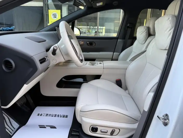 Li Auto i6 2025 Model 4WD Standard Edition – фото 9
