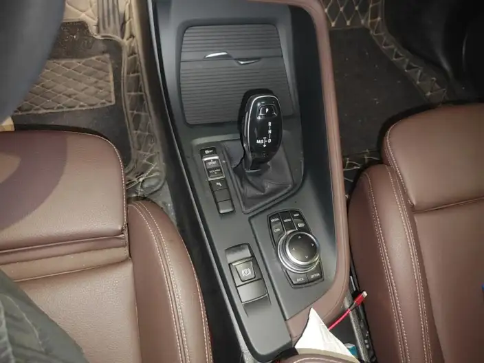 BMW X1 2022 Model sDrive25Li Leading Model – фото 9