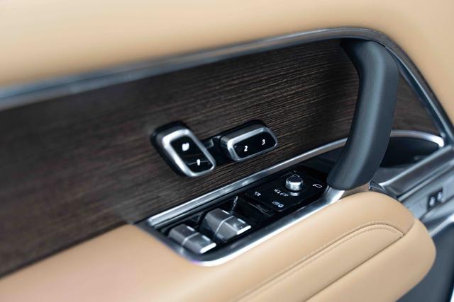 Range Rover 2024 3.0 L6 400PS Centurion Plus – фото 16