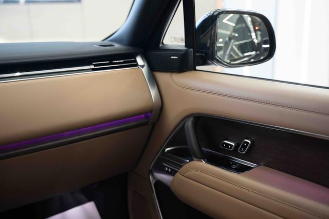 Range Rover 2024 3.0 L6 400PS Centurion Plus – фото 17