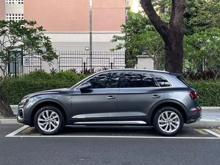 Audi Q5L 2022 Model 40T Luxury Dynamic Model – фото 3