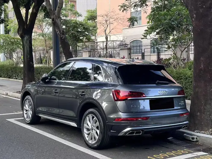 Audi Q5L 2022 Model 40T Luxury Dynamic Model – фото 4