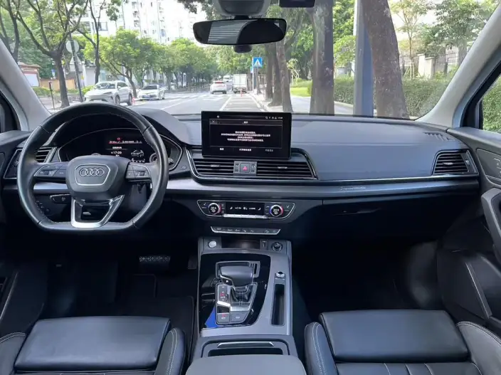 Audi Q5L 2022 Model 40T Luxury Dynamic Model – фото 9