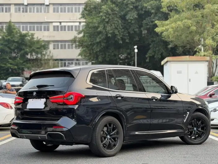BMW iX3 2022 Model Leading Model – фото 2