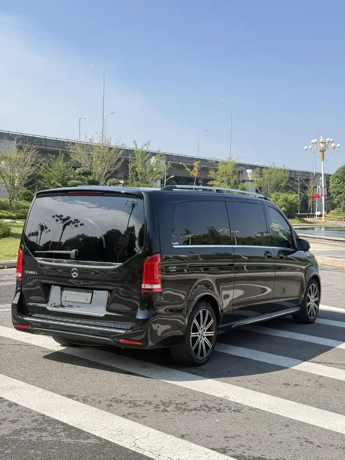 Mercedes-Benz V-Class 2022 Model V 260 L Long wheelbase Deluxe Edition – фото 6