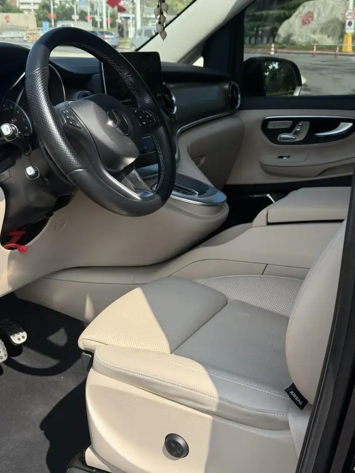 Mercedes-Benz V-Class 2022 Model V 260 L Long wheelbase Deluxe Edition – фото 8