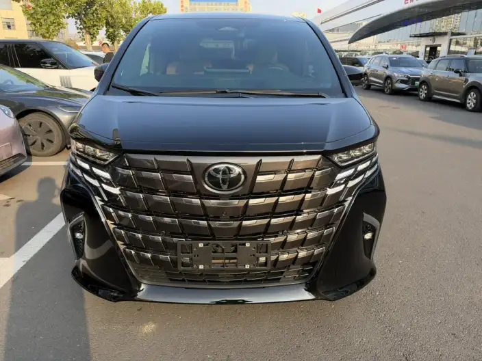 Elfa 2023 Model 2.5L Intelligent Hybrid 4WD Premium