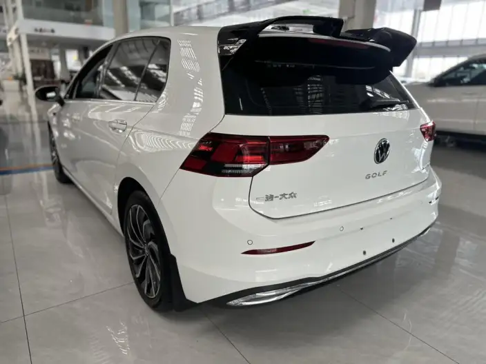 Volkswagen Golf 2021 Model 280TSI DSG Pro – фото 4