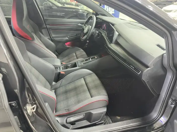 Volkswagen Golf GTI 2021 Model 380TSI DSG GTI – фото 7