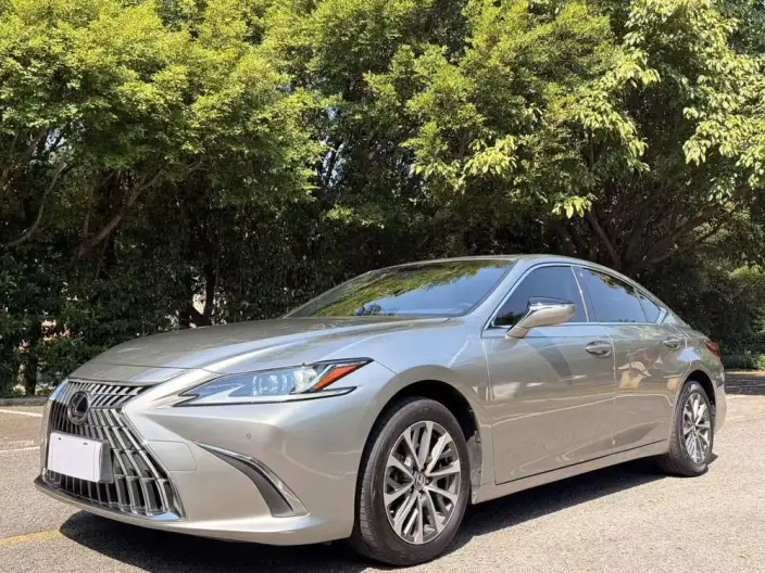 Lexus ES 2022 Model 200 Superior Edition
