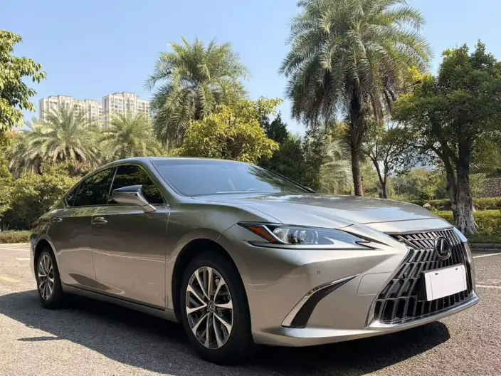 Lexus ES 2022 Model 200 Superior Edition