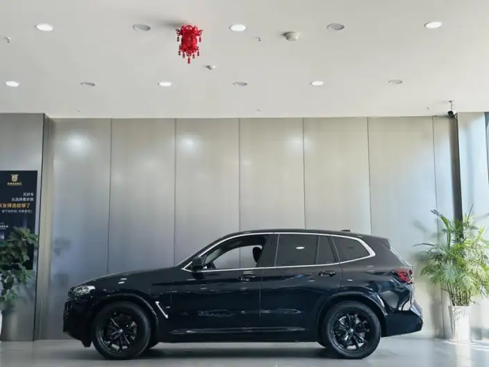 BMW iX3 2024 Model Leading Model – фото 4