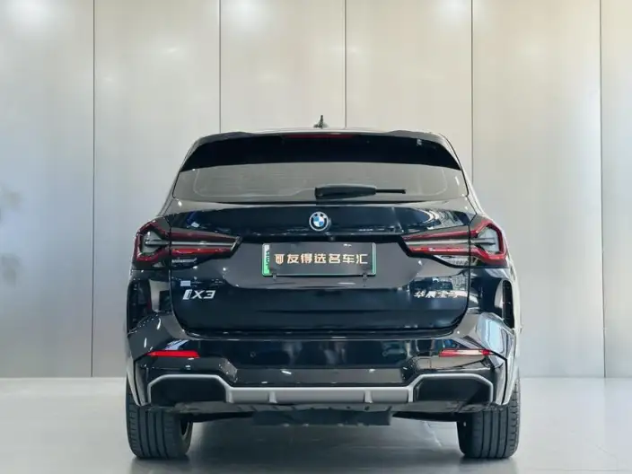 BMW iX3 2024 Model Leading Model – фото 5