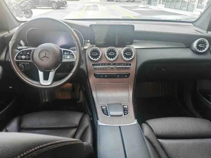 Mercedes-Benz GLC 2022 Model GLC 260 L 4MATIC Luxury Model – фото 6