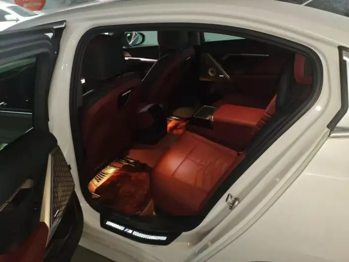 BMW 5 Series 2025 Model Facelift 530Li Exclusive Model M Sports Set – фото 8