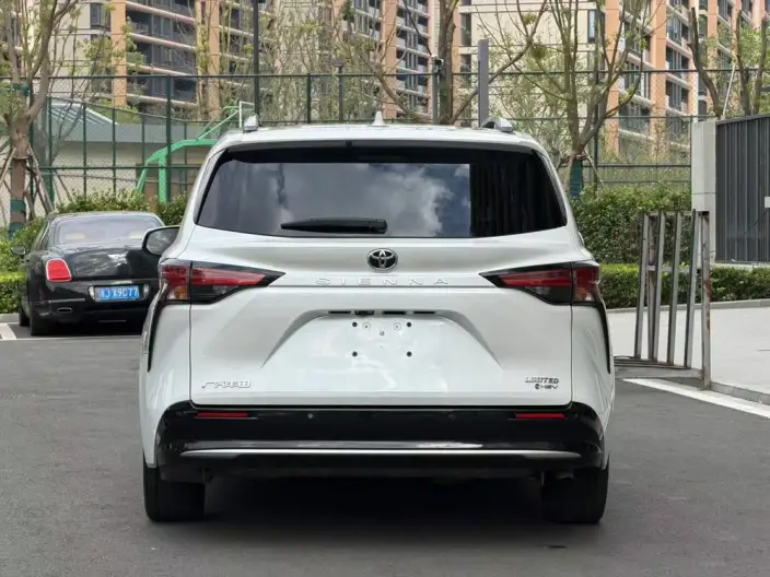 Toyota Sienna 2024 Model Hybrid 2.5L Zhen Xiang Premium Edition – фото 5