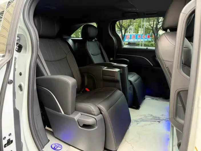 Toyota Sienna 2024 Model Hybrid 2.5L Zhen Xiang Premium Edition – фото 8