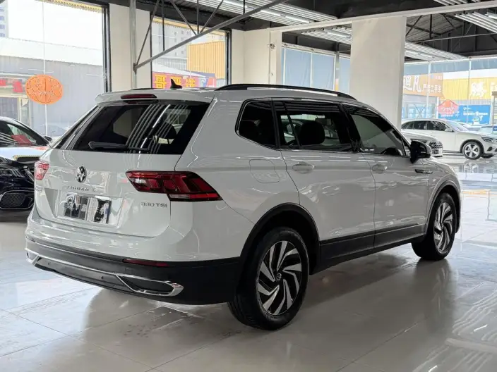 Volkswagen Tiguan L 2023 Model 330TSI 2WD Comfort Edition – фото 6