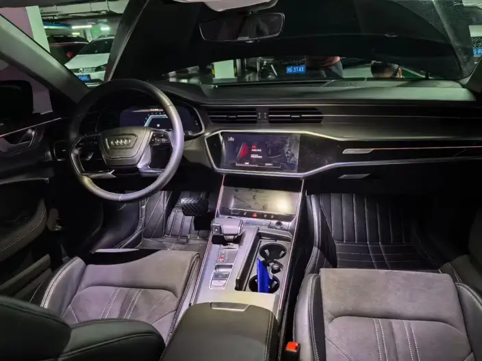 Audi A7 L 2025 Model 45 TFSI Luxury Model – фото 5