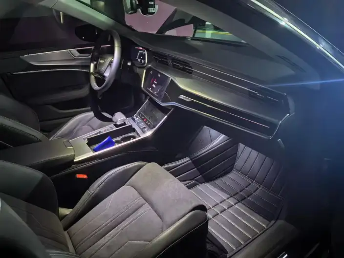 Audi A7 L 2025 Model 45 TFSI Luxury Model – фото 8