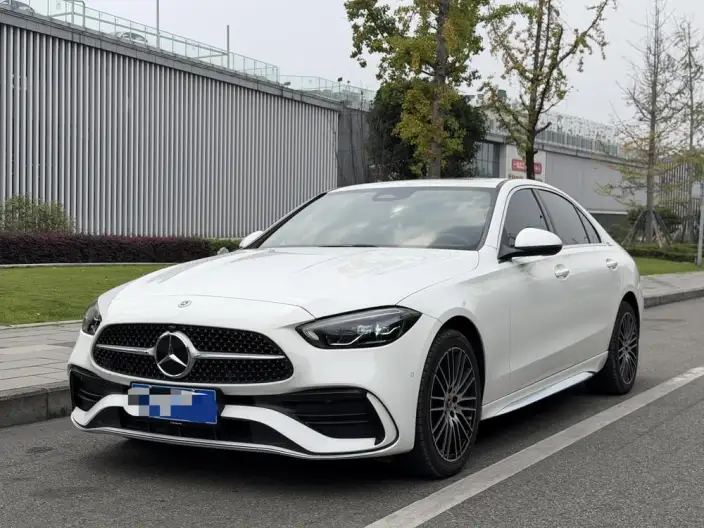 Mercedes-Benz C-Class 2023 Model C 200 L Sports Edition – фото 1