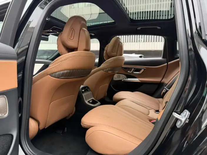 Mercedes-Benz E-Class 2024 Model E 300 L Luxury Model sedan – фото 9