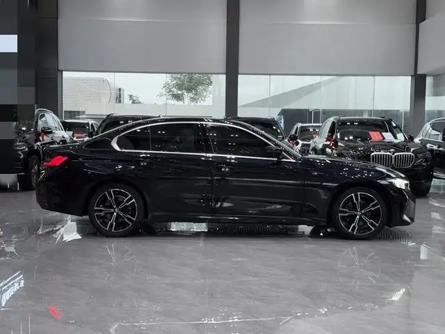BMW 3 Series 2023 Model 325i M Sports Set – фото 5