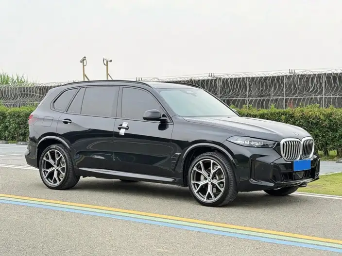 BMW X5 2023 Model xDrive30Li Exclusive Model M Sports Night Set