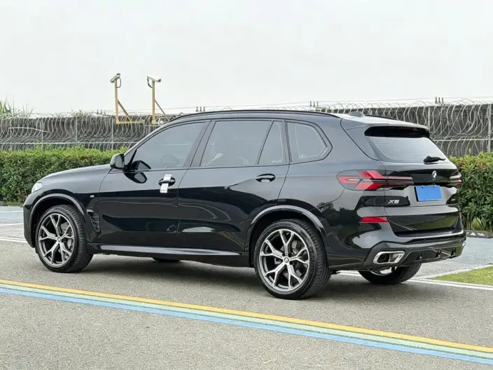 BMW X5 2023 Model xDrive30Li Exclusive Model M Sports Night Set – фото 5