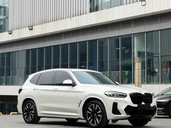 BMW iX3 2023 Model Leading Model