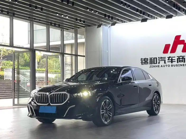 BMW 5 Series 2024 Model 530Li Leading Model M Sports Set