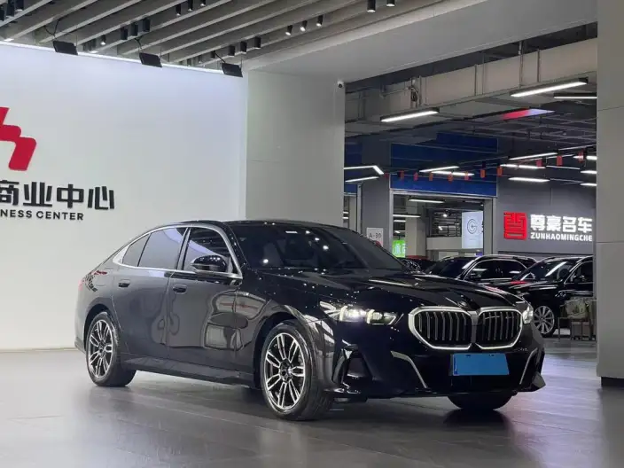 BMW 5 Series 2024 Model 530Li Leading Model M Sports Set