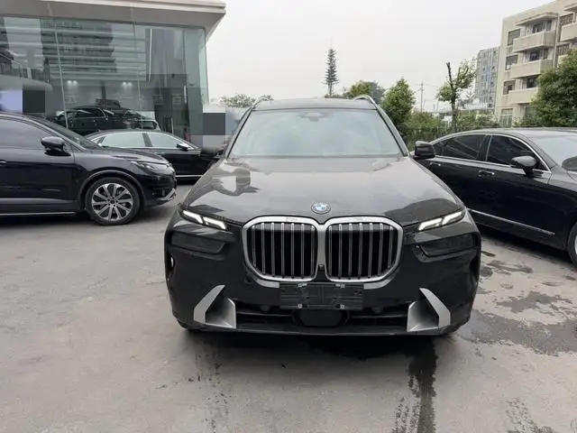 BMW X7 2023 Model xDrive40i Leading Model Luxury Set – фото 2