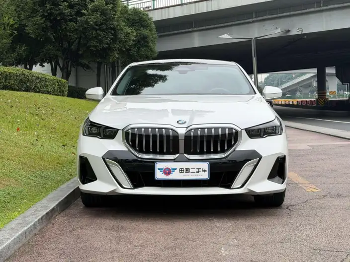 BMW 5 Series 2024 Model 525Li M Sports Set – фото 2