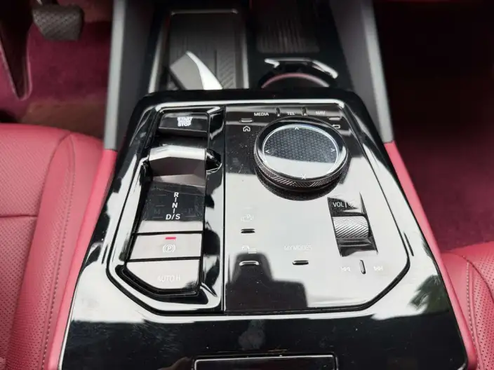 BMW 5 Series 2024 Model 525Li M Sports Set – фото 10