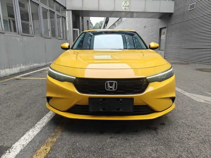 Model Ge 2022 Model 240TURBO CVT Deluxe Edition – фото 2