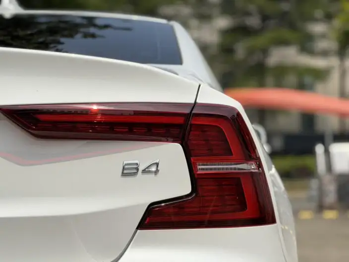 Volvo S60 2023 Model B4 Smart Range Deluxe Edition – фото 7