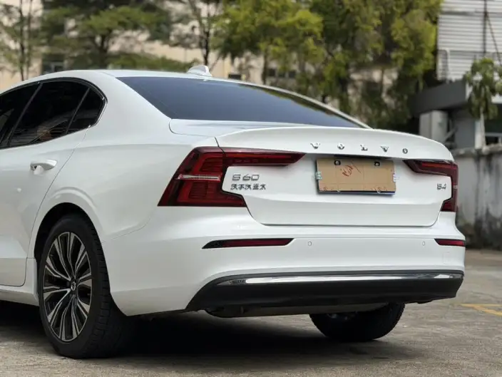 Volvo S60 2023 Model B4 Smart Range Deluxe Edition – фото 9