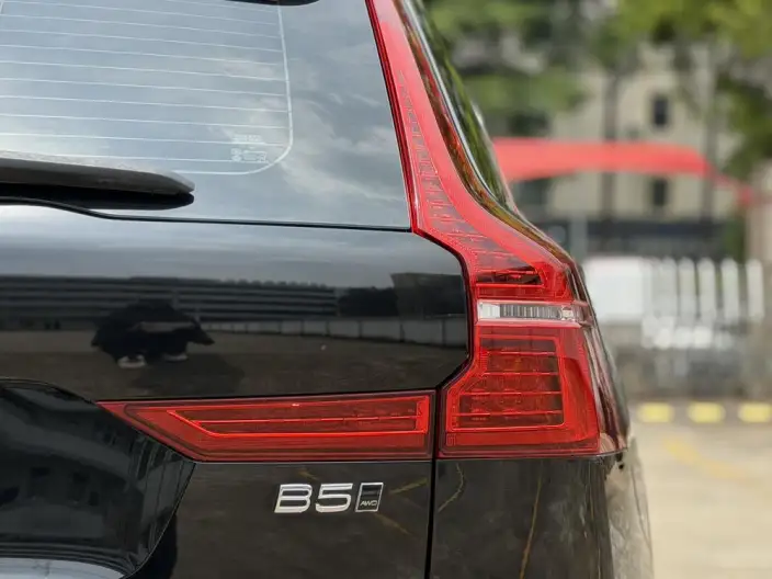 Volvo XC60 2024 Model B5 4WD Smart Range Deluxe Edition – фото 7