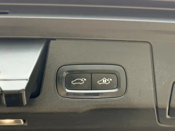 Volvo XC60 2024 Model B5 4WD Smart Range Deluxe Edition – фото 9