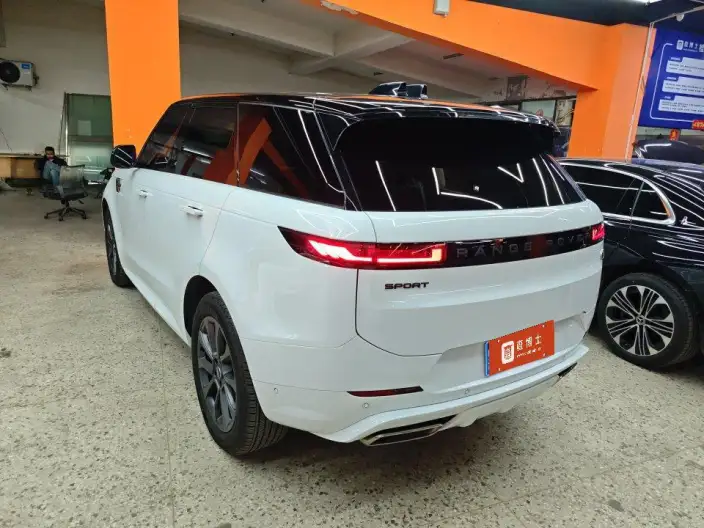 Range Rover Sport 2023 Model 3.0 L6 DYNAMIC SE – фото 3