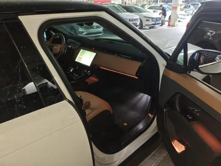 Range Rover Sport 2023 Model 3.0 L6 DYNAMIC SE – фото 6
