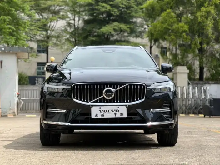 Volvo XC60 2023 Model B5 4WD Smart Range Deluxe Edition