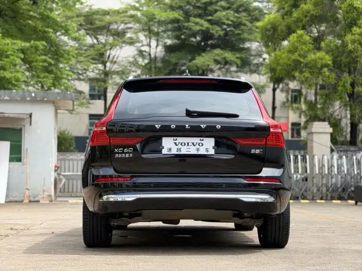 Volvo XC60 2023 Model B5 4WD Smart Range Deluxe Edition – фото 5