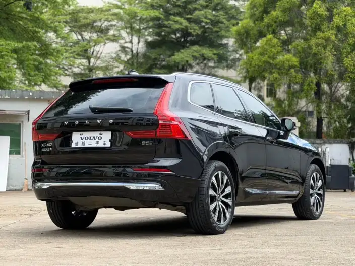 Volvo XC60 2023 Model B5 4WD Smart Range Deluxe Edition – фото 6