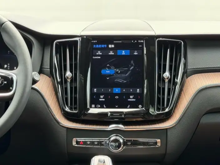 Volvo XC60 2023 Model B5 4WD Smart Range Deluxe Edition – фото 9